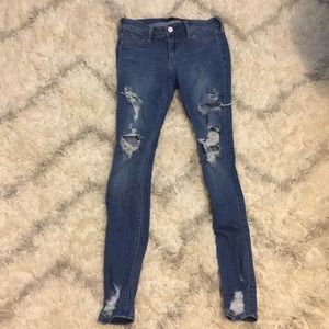 Women’s medium wash distressed Hollister jeans